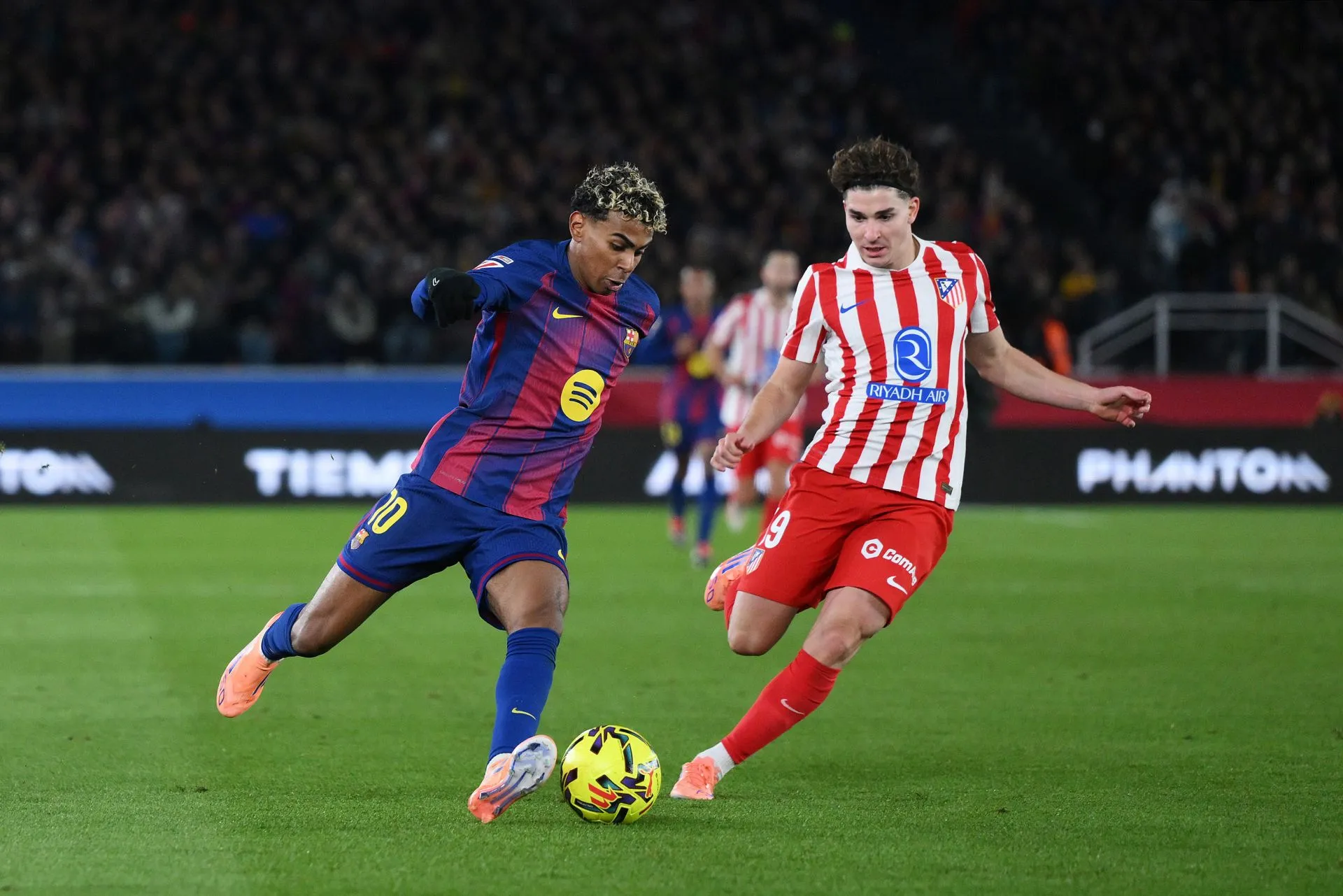Julian Alvarez penyerang Atletico Madrid dalam sesi latihan