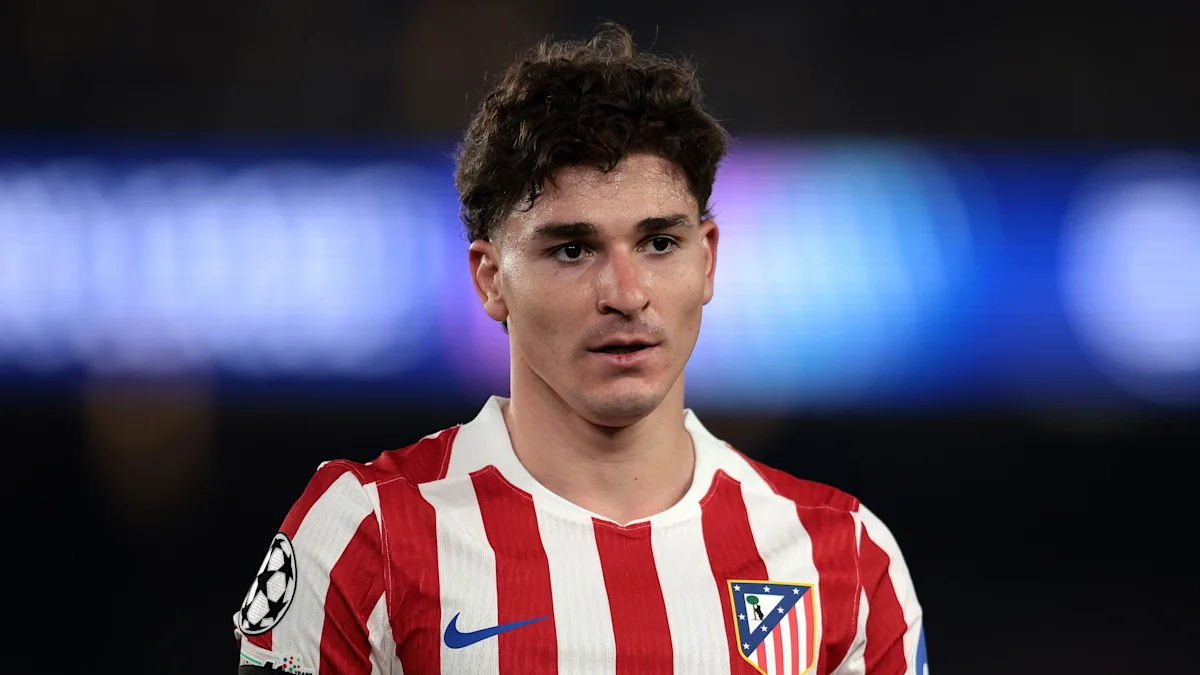Penyerang Atletico Madrid Julian Alvarez saat sesi latihan di Metropolitano