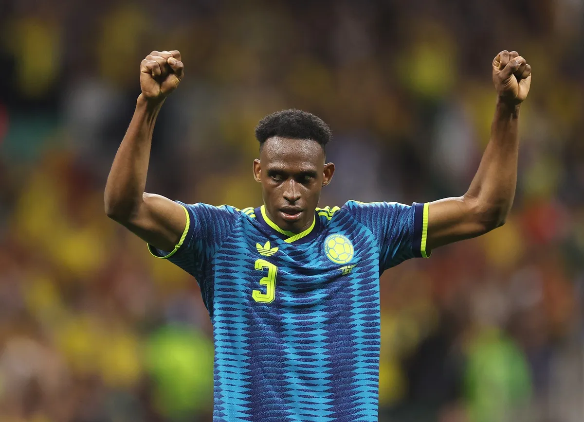 Jean-Clair Todibo dalam balutan seragam klub sebagai target alternatif Juventus