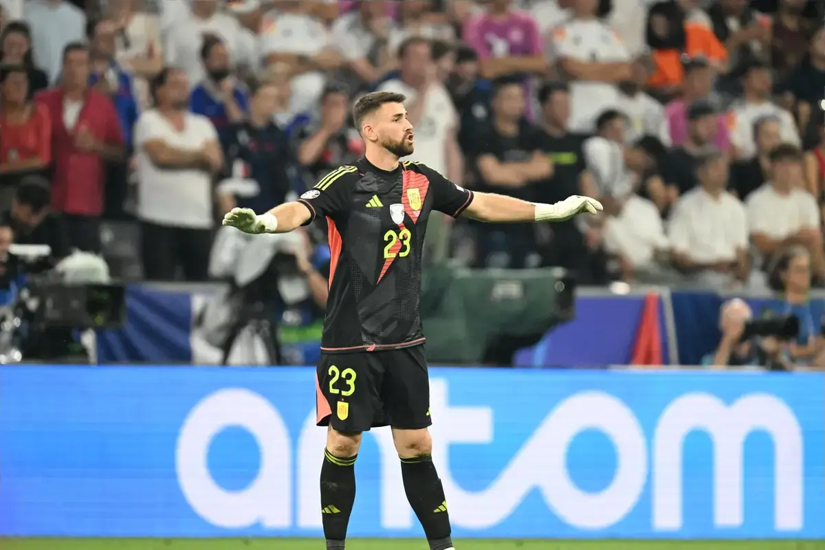 Unai Simon kiper Timnas Spanyol dan Athletic Club yang diincar Juventus