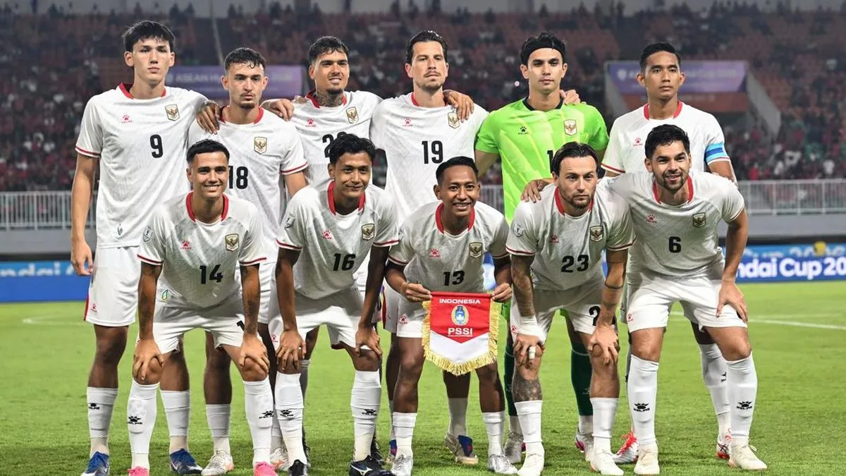 Kapolri Jenderal Listyo Sigit Prabowo memberikan keterangan pers di Jakarta
