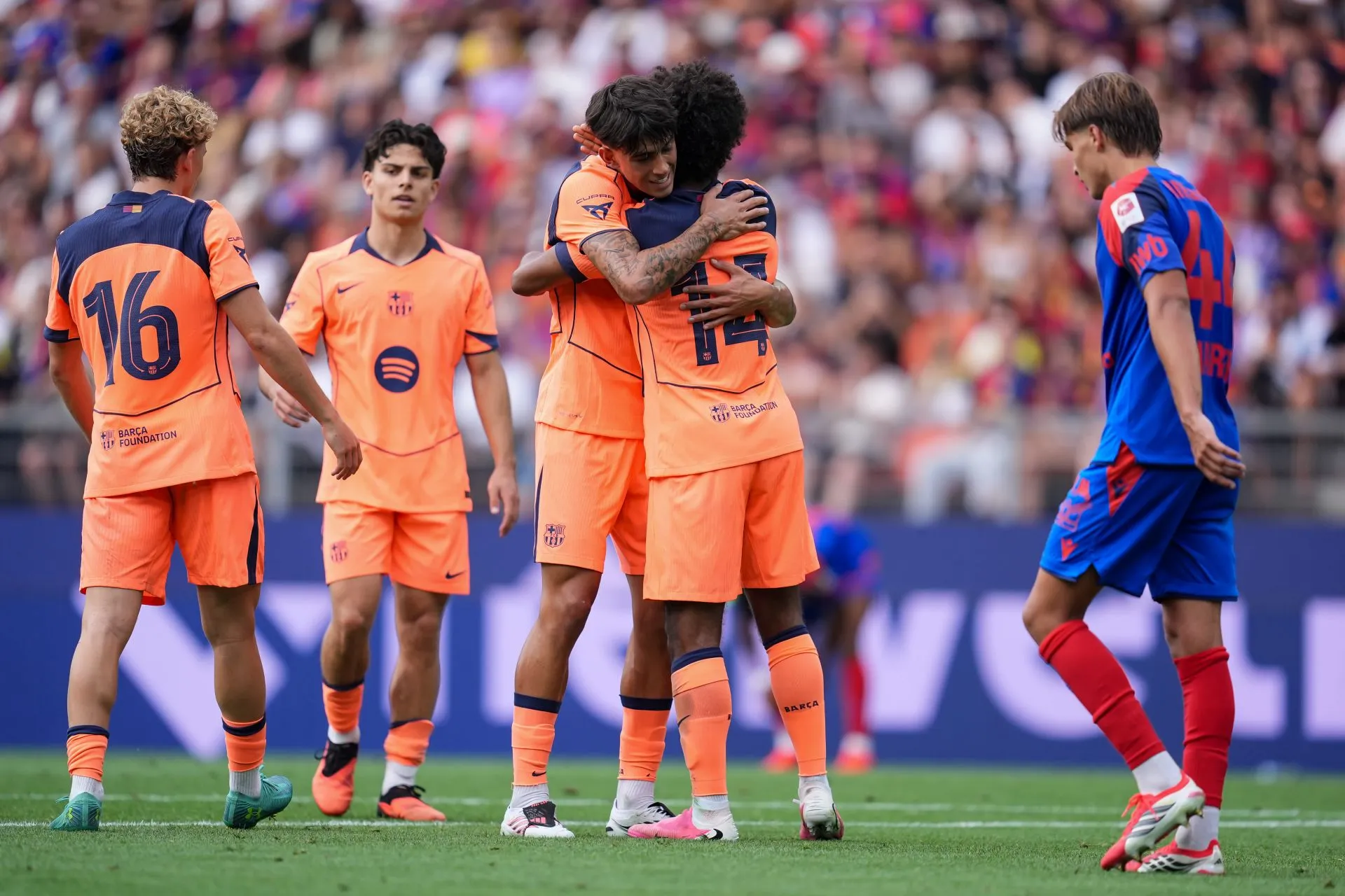Karim Adeyemi dan Xavi Espart tampil gemilang saat Barcelona kalahkan FC Basel