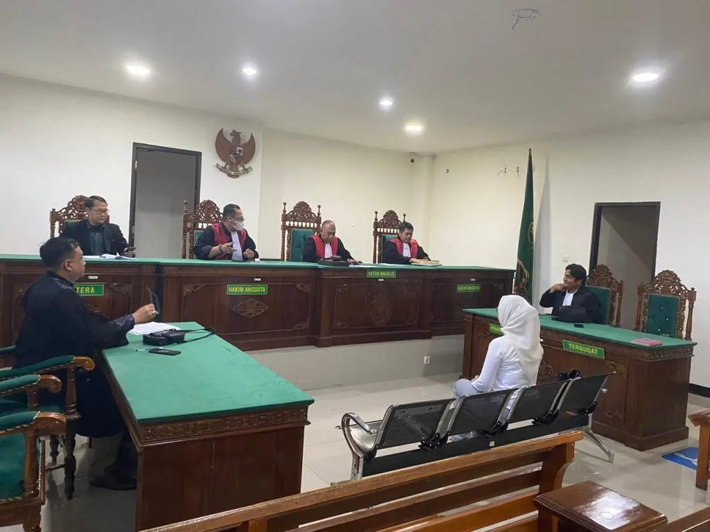 Suasana sidang kasus dugaan penggelapan dana di Pengadilan Negeri Bengkulu