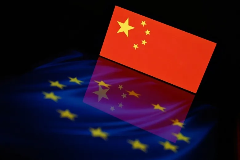 Ilustrasi kapal kontainer dan perdagangan global antara China dan Uni Eropa