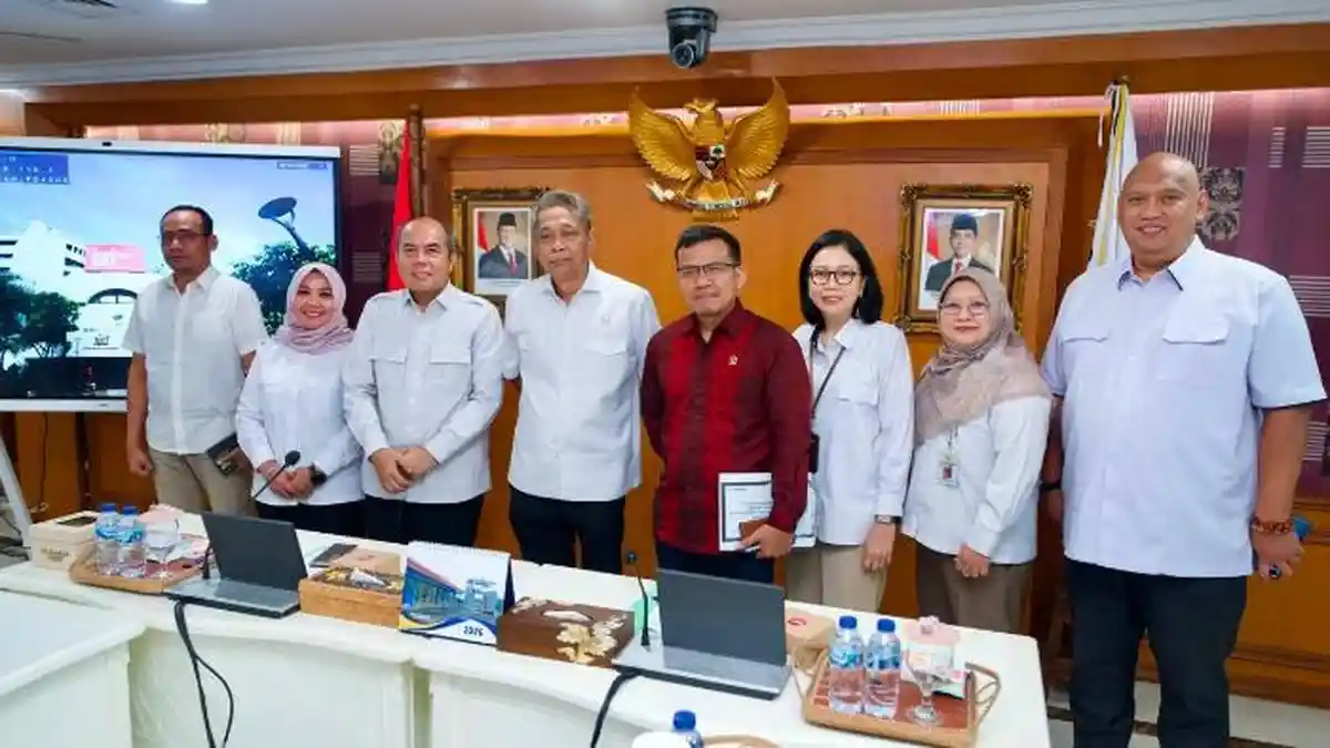Wakil Menteri Sosial Agus Jabo Priyono bersama Komnas HAM bahas penanganan pengungsi Papua Tengah