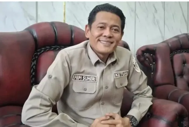 Truk sawit ODOL melintas di jalan raya wilayah Bengkulu Tengah