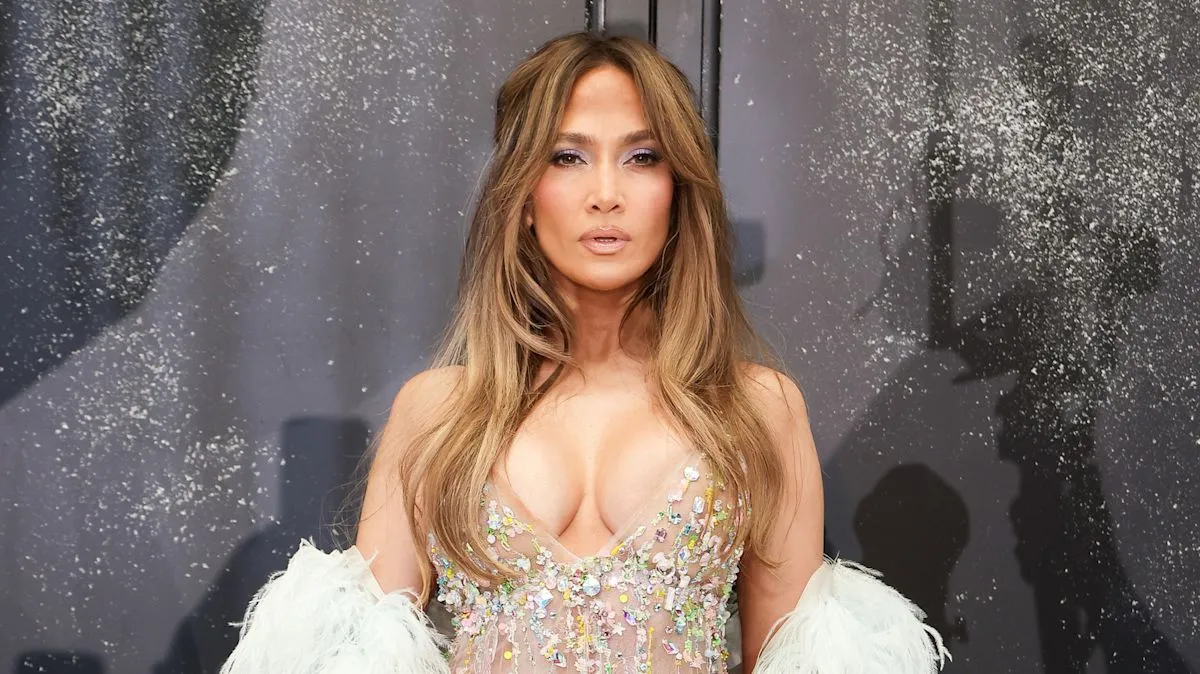 Jennifer Lopez dalam sebuah acara hiburan publik
