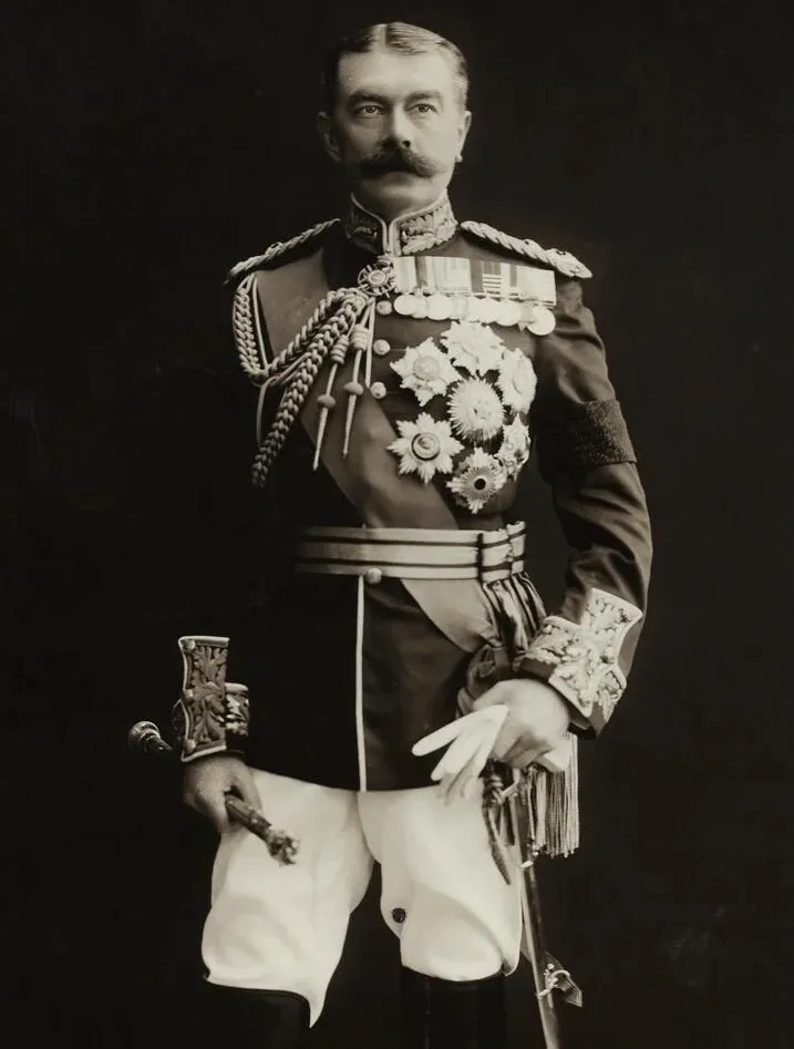 Potret Field Marshal Herbert Kitchener tokoh militer Inggris