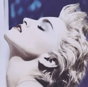 Madonna dalam cover album True Blue dengan gaya platinum blonde