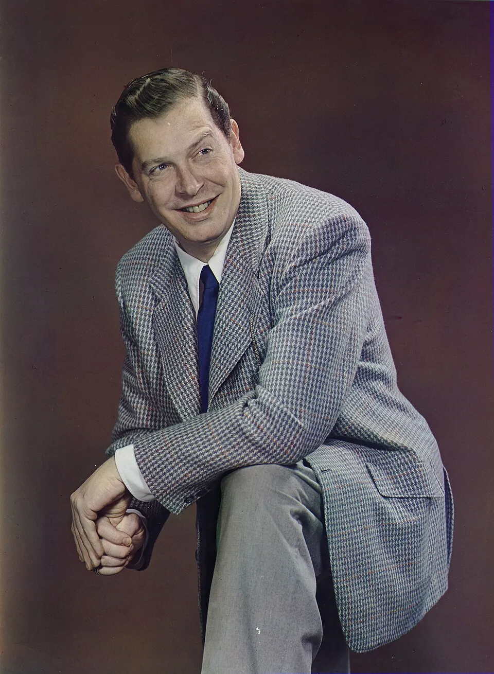 Potret aktor dan komedian legendaris Milton Berle di masa kejayaannya