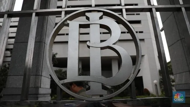 Gedung Bank Indonesia di Jakarta pusat dengan latar belakang perkotaan