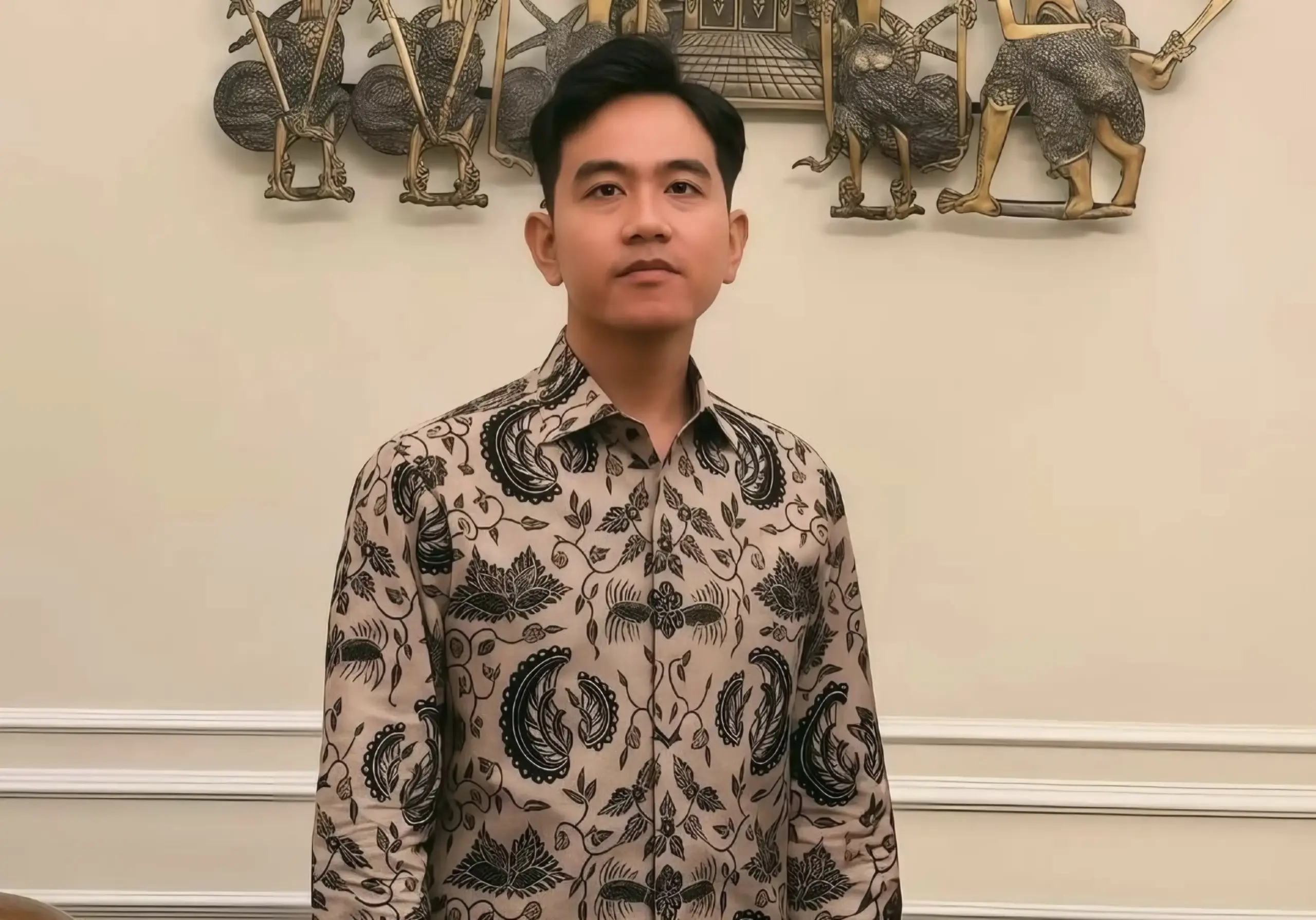Wakil Presiden Gibran Rakabuming Raka dan pengamat politik bahas bursa capres
