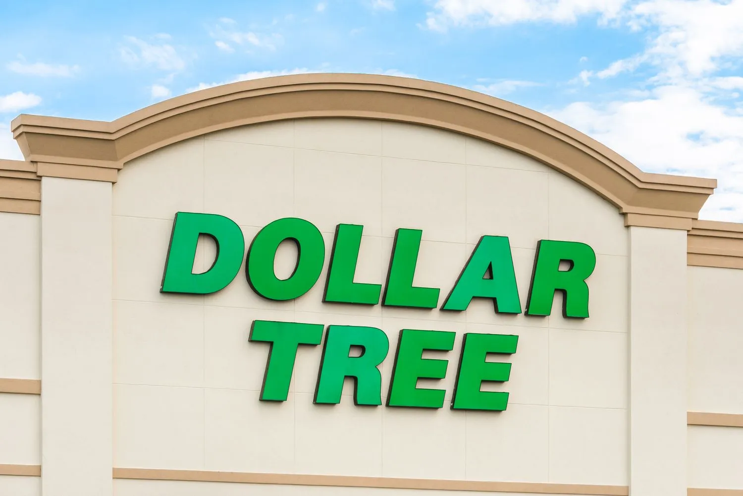 Kemasan kue Oven Baked Fudge Mint Cookies yang dijual di Dollar Tree