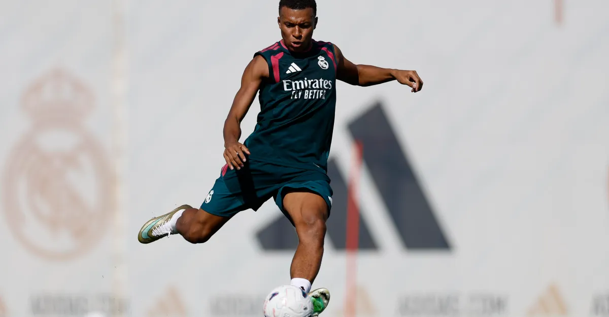 Kylian Mbappe menjalani sesi latihan bersama Real Madrid di Valdebebas