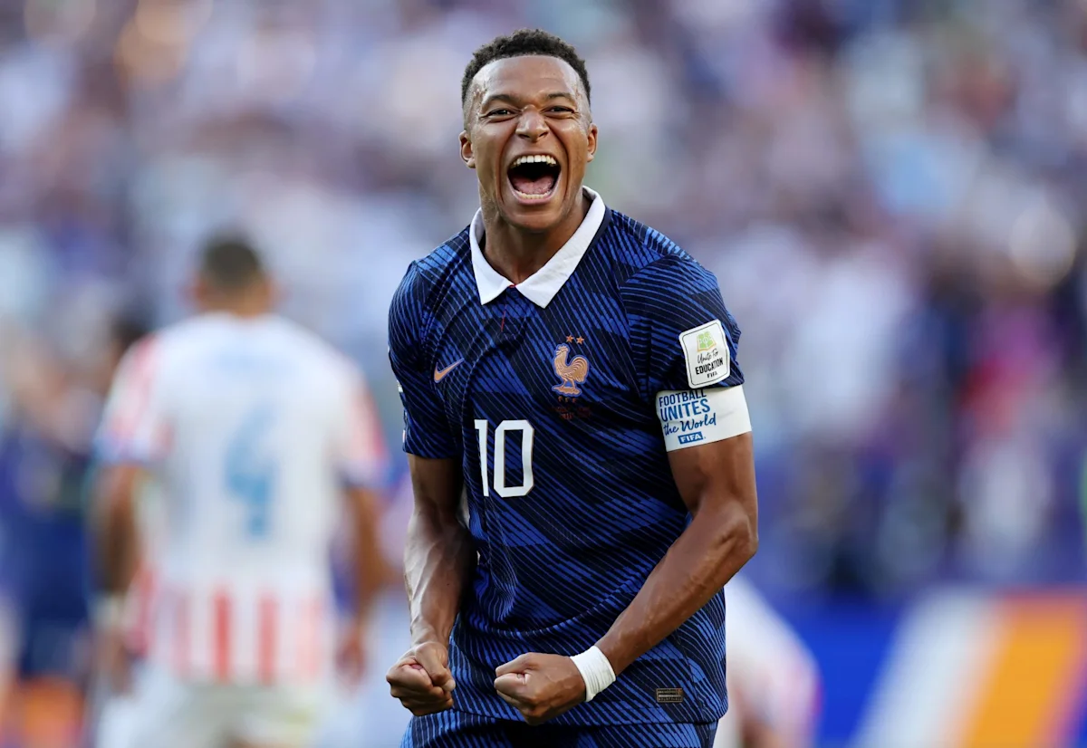 Penyerang Real Madrid Kylian Mbappe saat sesi latihan di Valdebebas