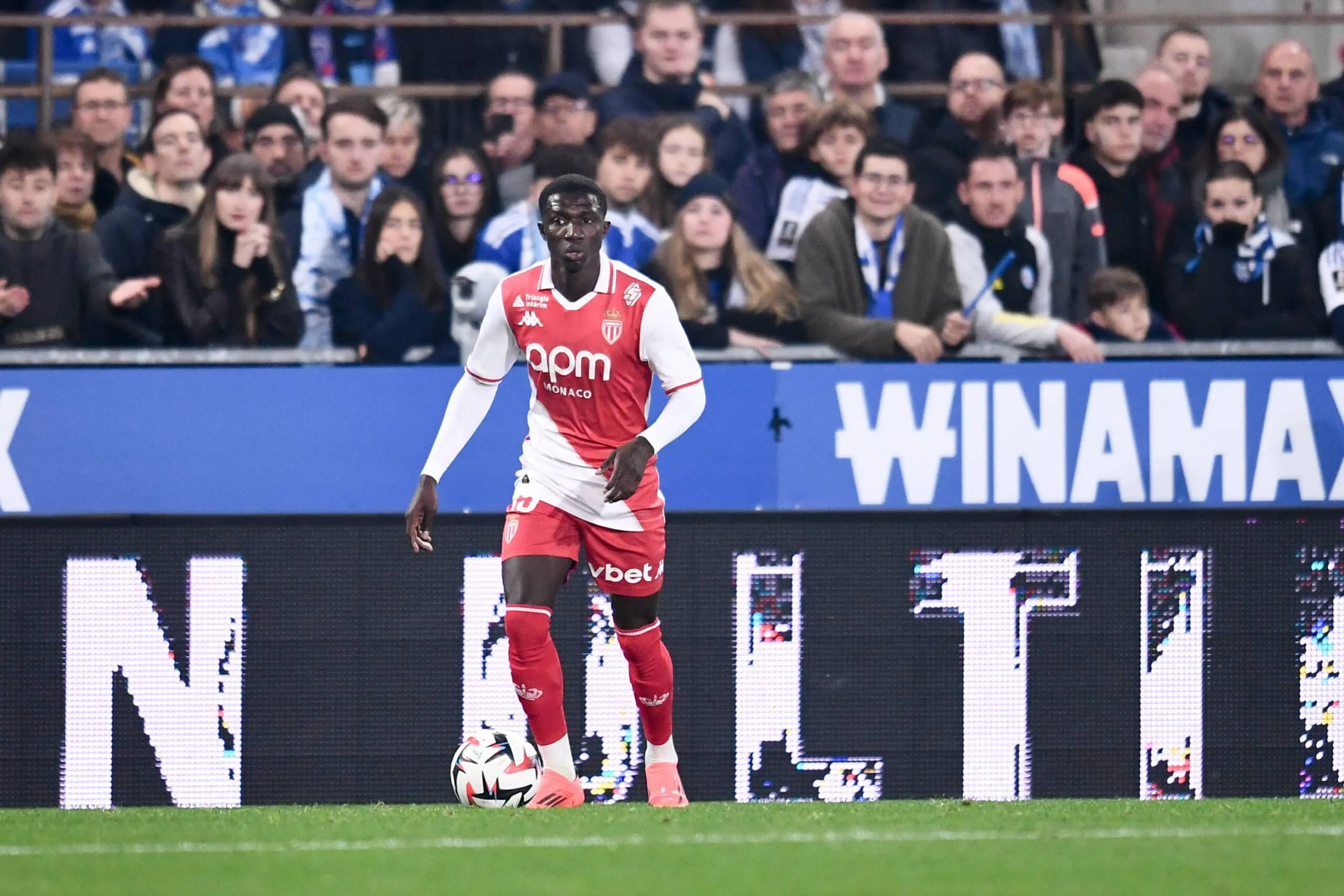 Gelandang AS Monaco Lamine Camara dalam pertandingan Liga Prancis