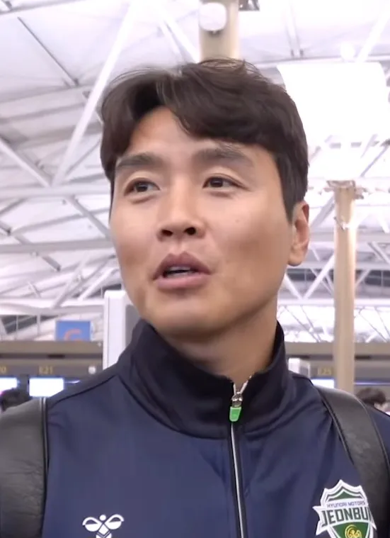 Foto Lee Dong-gook penyerang legendaris sepak bola Korea Selatan