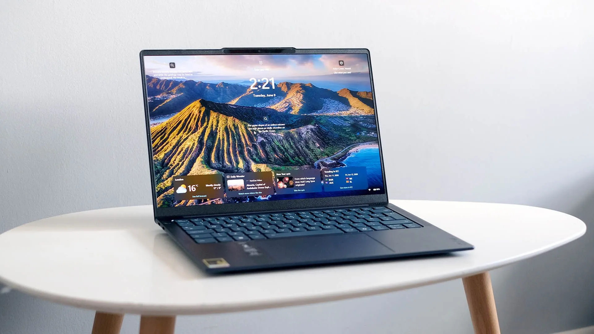 Lenovo Yoga Slim 7X Gen 11 dengan prosesor Snapdragon X2 dan layar OLED