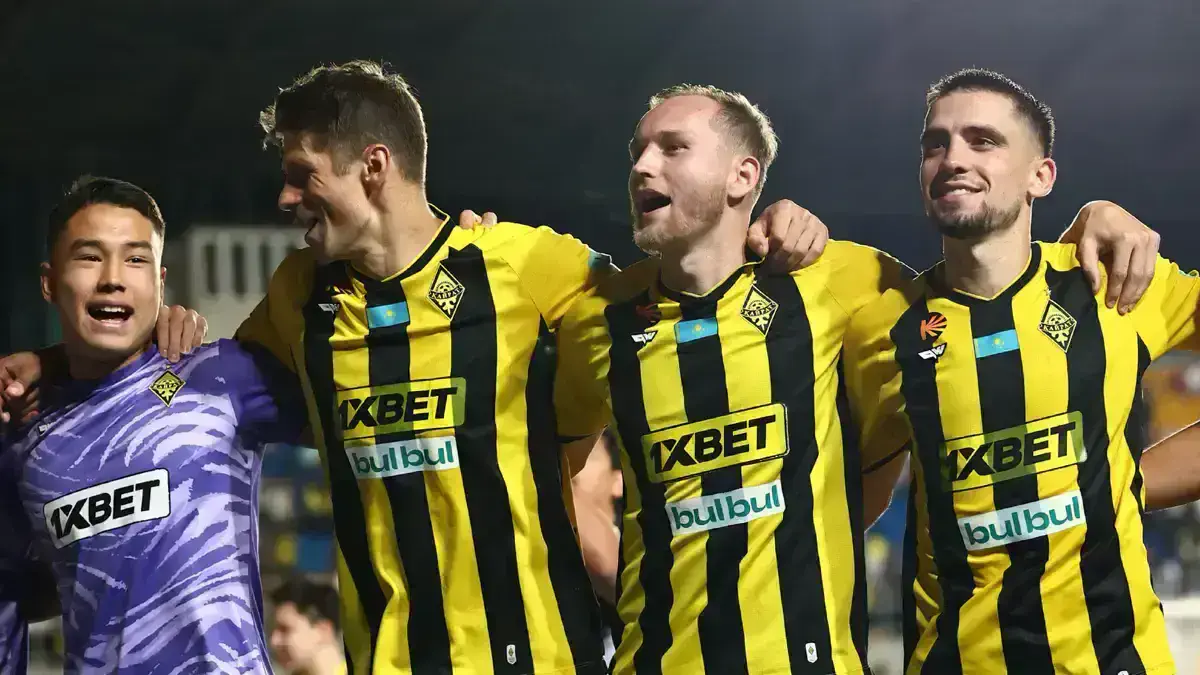Aksi pemain dalam laga Levski vs Kairat Almaty di kualifikasi Liga Champions