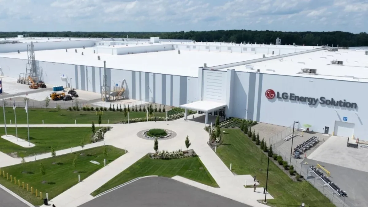 LG Energy Solution resmi memulai produksi baterai di fasilitas Lansing untuk mendukung ekosistem kendaraan listrik Amerika Serikat