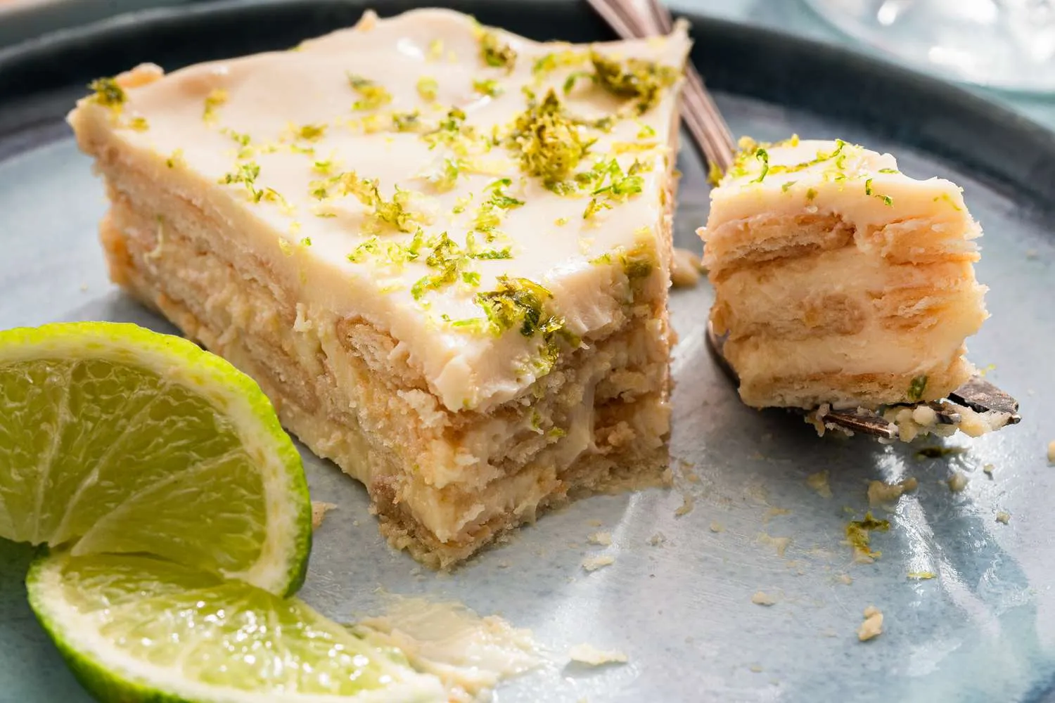 Sajian Lime Icebox Pie segar sebagai dessert tanpa masak terpopuler sepanjang masa
