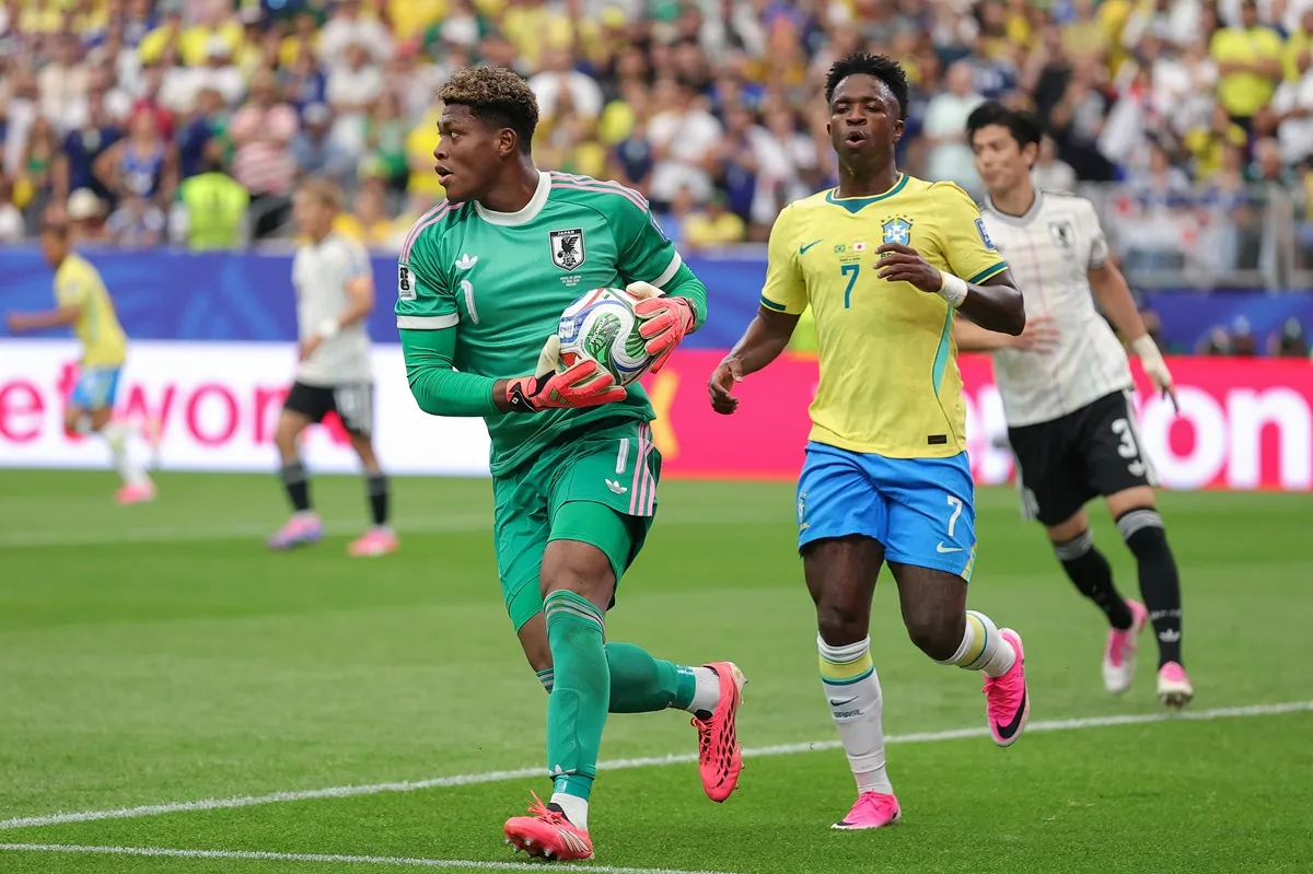 Zion Suzuki kiper incaran Juventus dari Paris Saint-Germain