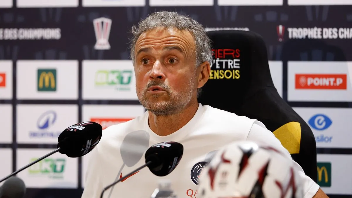 Luis Enrique berikan respons dingin terkait masa depan Bradley Barcola dan Ibrahim Mbaye