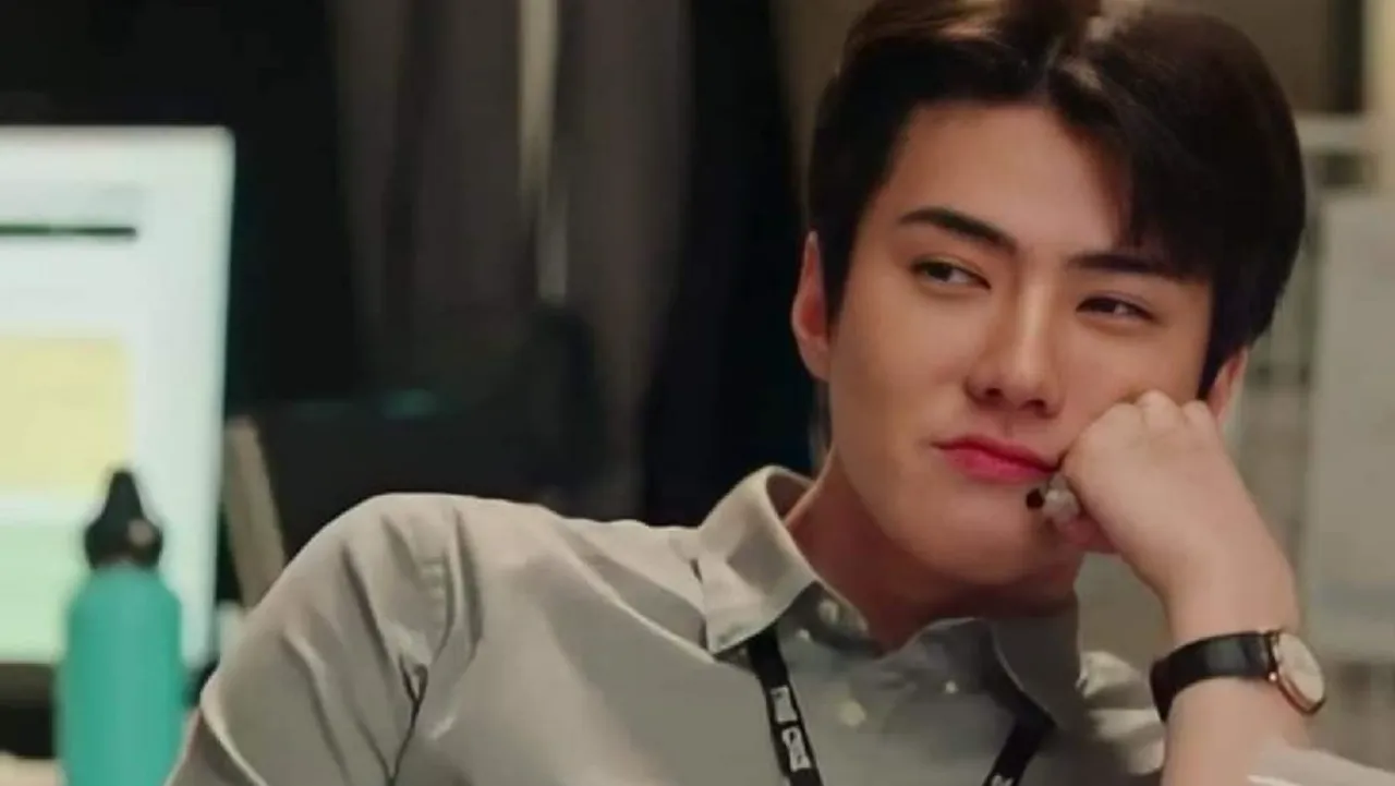 Sehun EXO merilis singel terbaru berjudul FADE yang penuh nuansa emosional