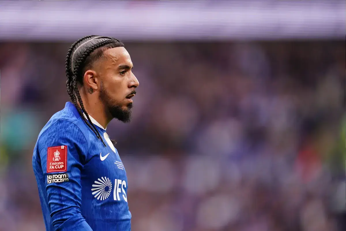 Bek kanan Chelsea Malo Gusto dalam pertandingan Liga Inggris