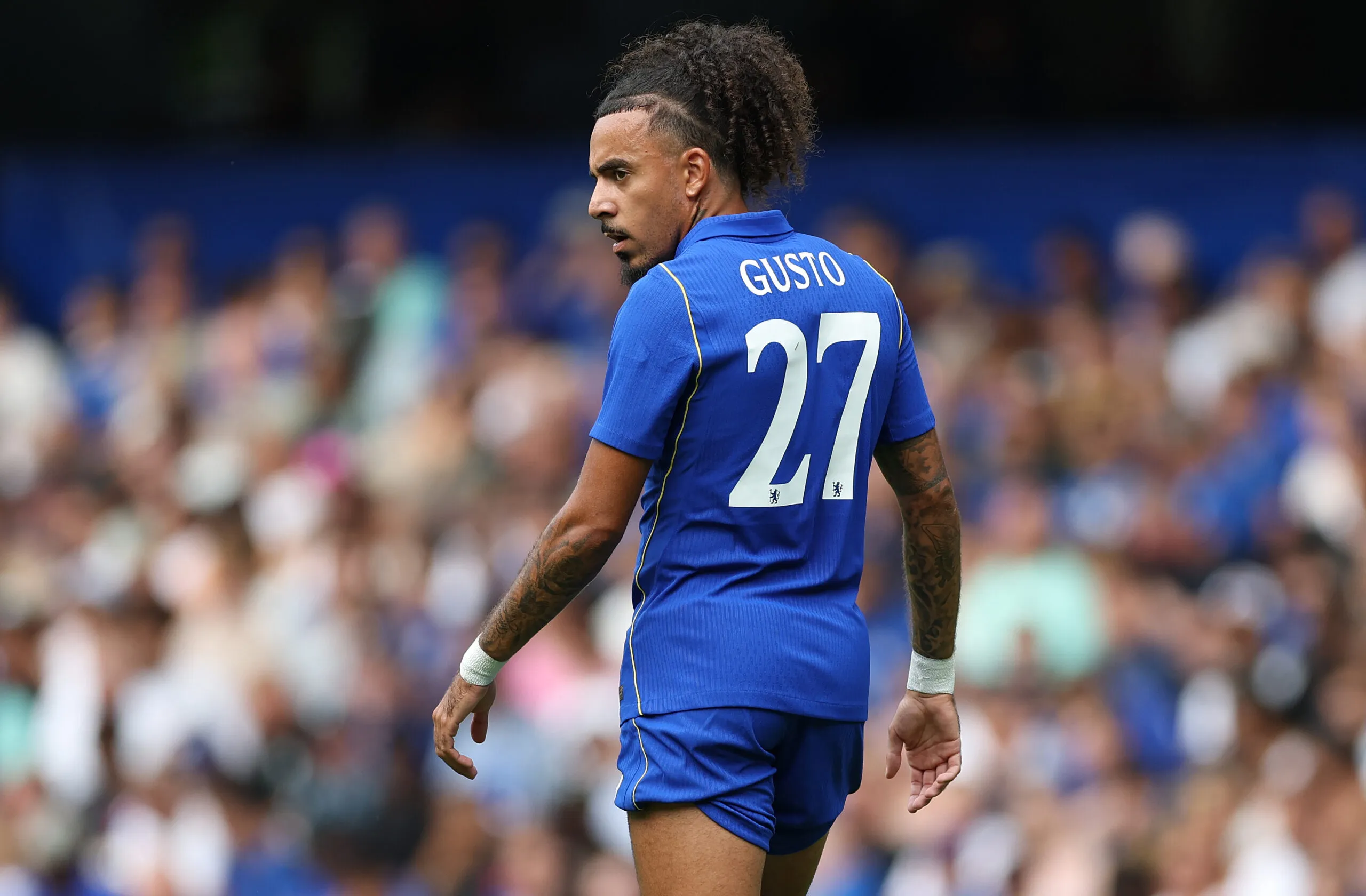 Manchester City minati bek kanan Chelsea Malo Gusto di bursa transfer
