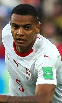 Manuel Akanji menjadi andalan lini belakang tim nasional Swiss di berbagai ajang internasional