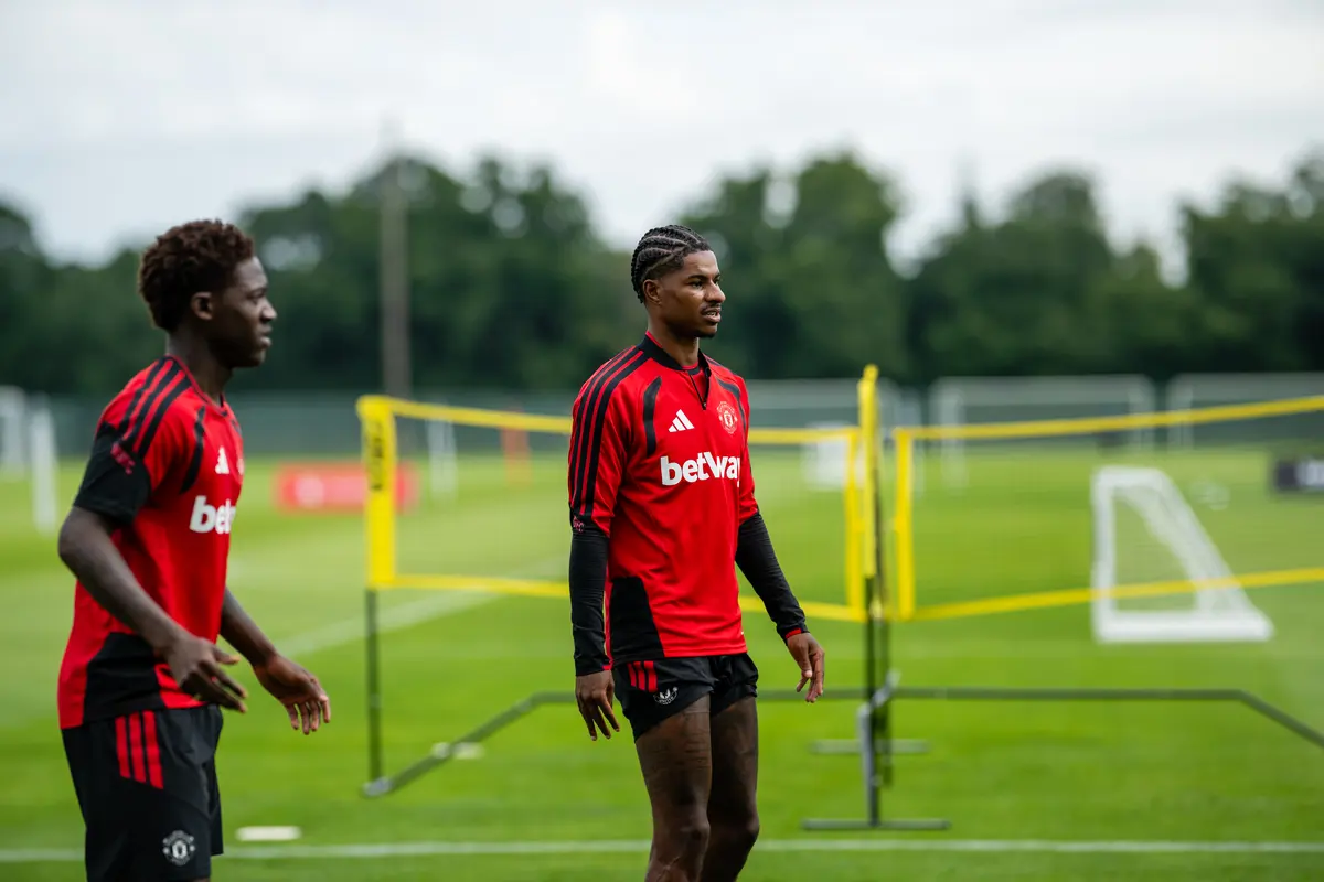 Marcus Rashford dan pemain Manchester United bersiap menghadapi AC Milan