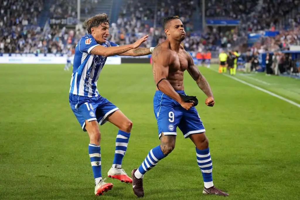Mariano Diaz merayakan gol bersama skuad Deportivo Alaves dalam laga pembuka Liga Spanyol