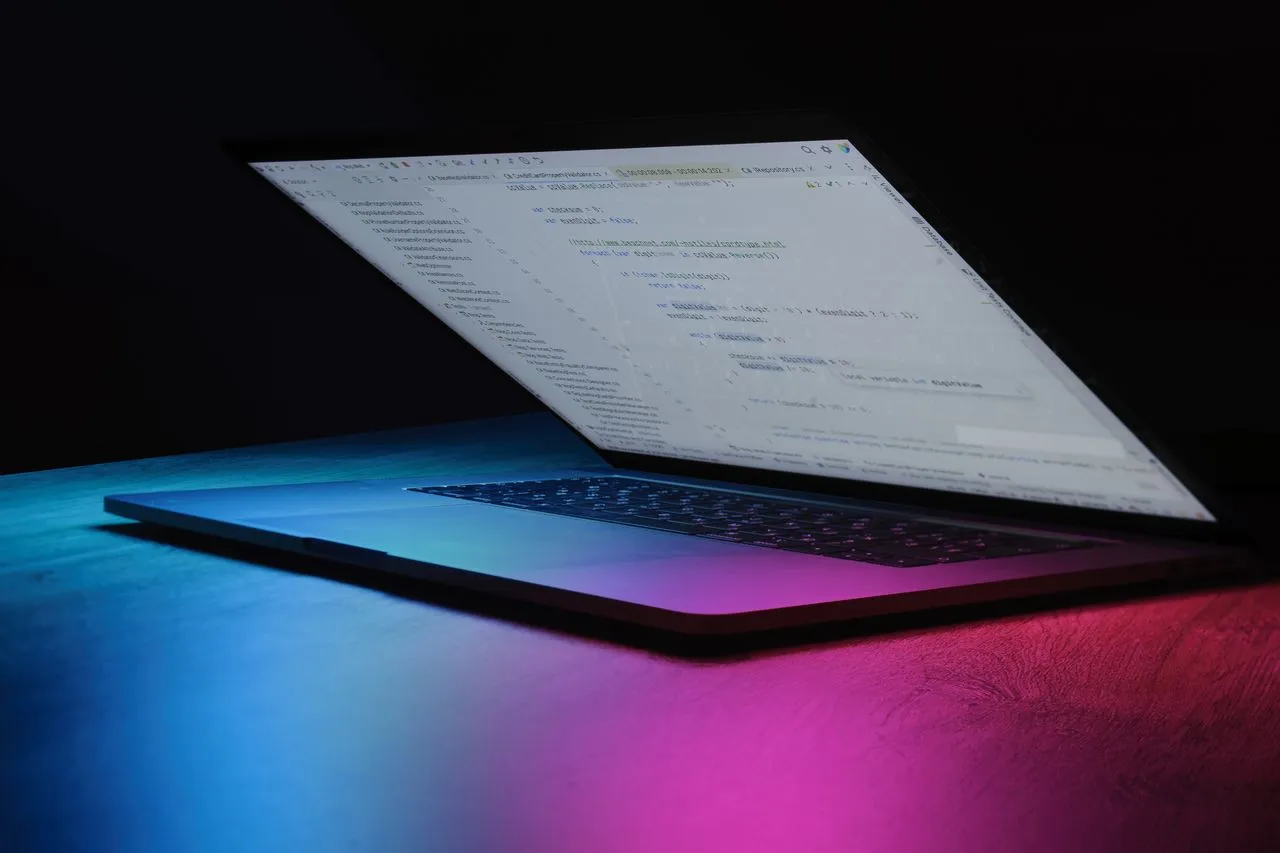 Ilustrasi penanganan cross-domain canonical hijacking dan optimasi Google Search Console