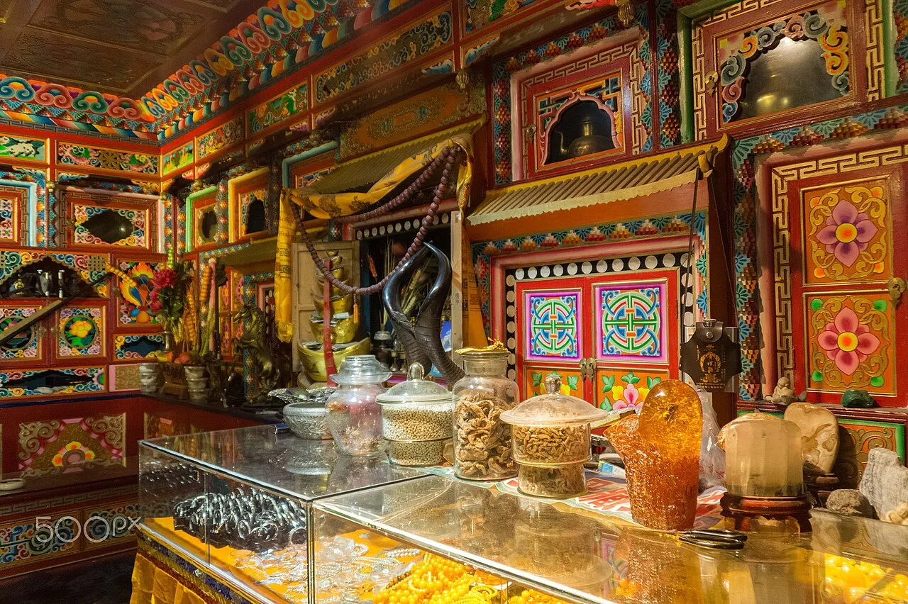 Biara kuno di kawasan pegunungan Himalaya
