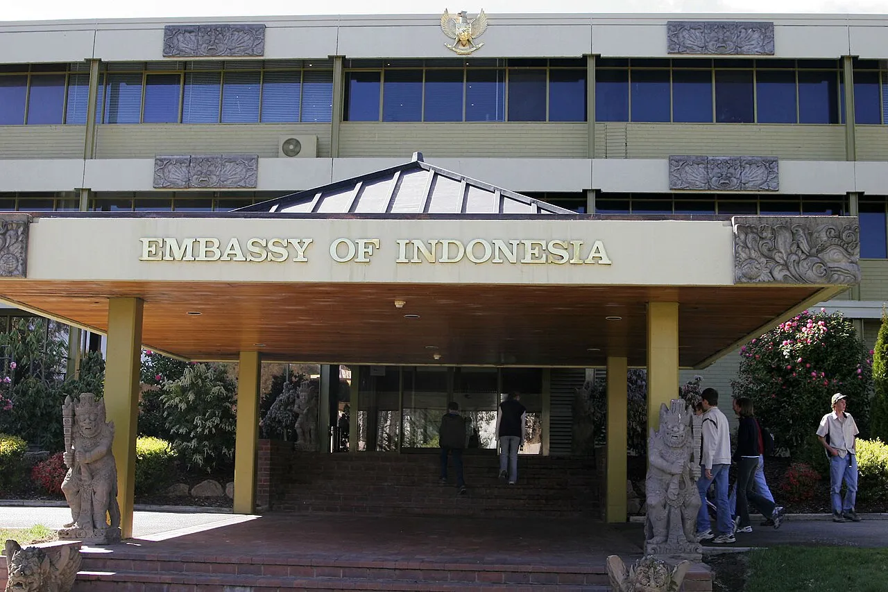 Gedung kedutaan besar sebagai perwakilan diplomatik di suatu negara