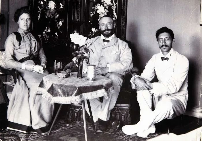 Ilustrasi sejarah orang Indo dan kelompok etnis blasteran di era kolonial Hindia Belanda