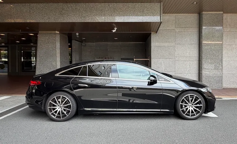 Mercedes-Benz EQS tawarkan kenyamanan limosin listrik mewah di Tokyo