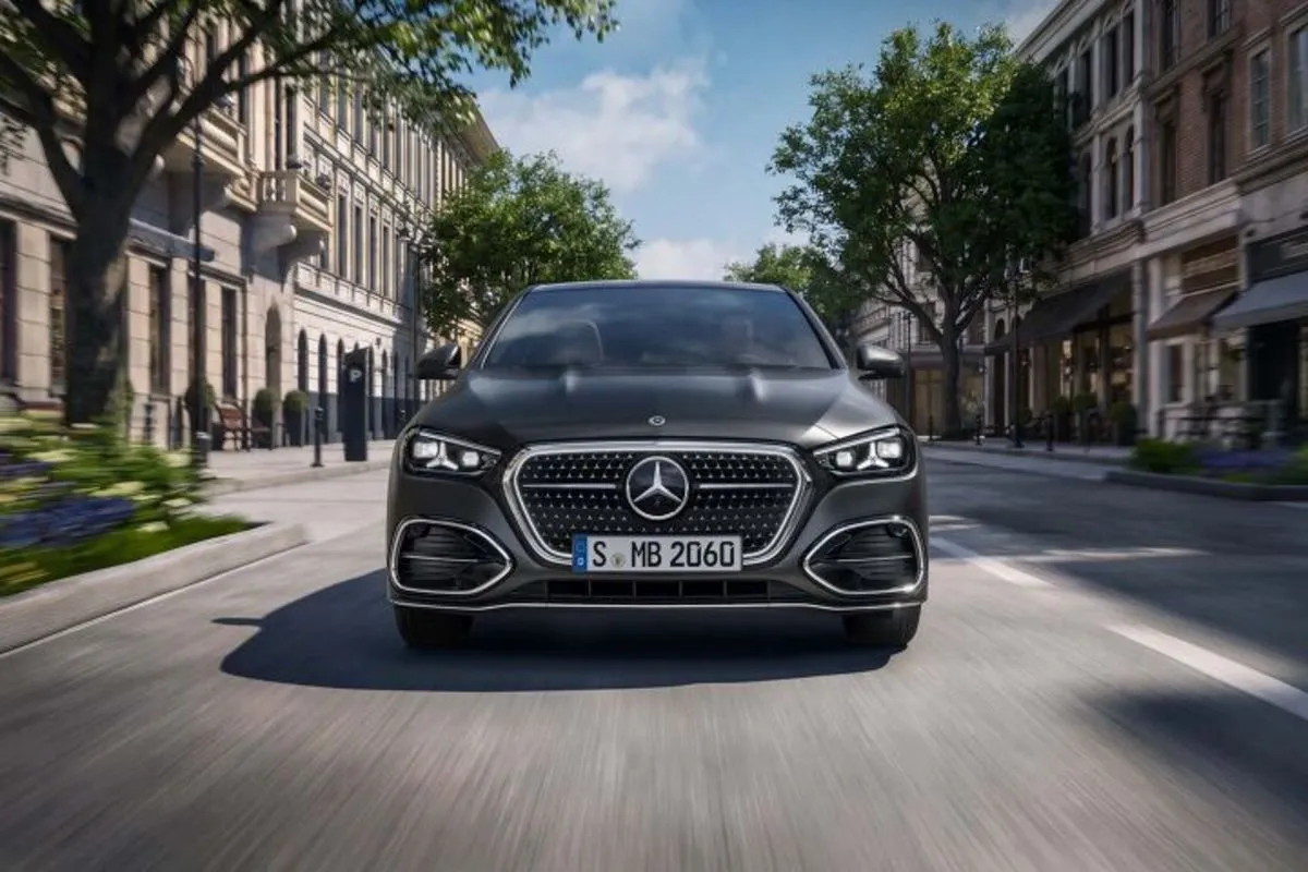 Mercedes-Benz merombak total C-Class 2027 dengan teknologi AI dan performa bertenaga