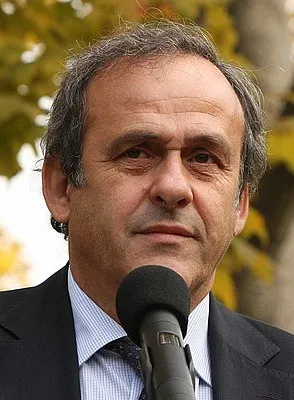 Legenda sepak bola Prancis Michel Platini saat aktif bermain di lapangan