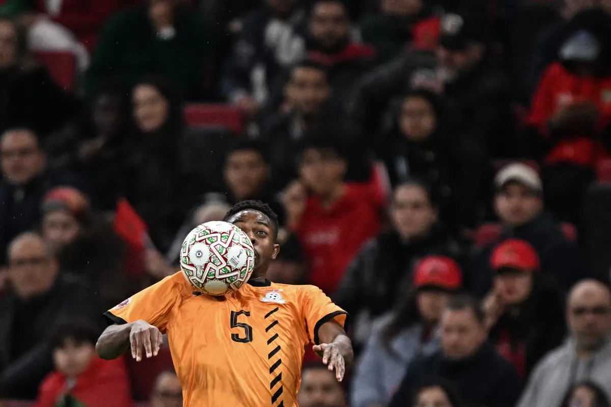 Gelandang Hibs Miguel Chaiwa dalam pertandingan Liga Skotlandia