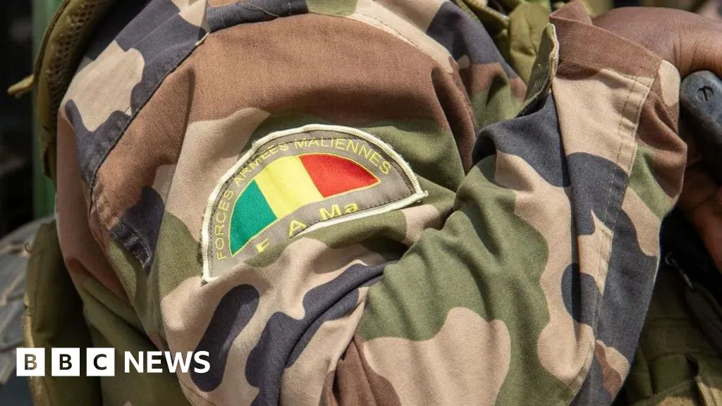 Ilustrasi pertempuran militer Mali melawan kelompok militan di pangkalan militer San