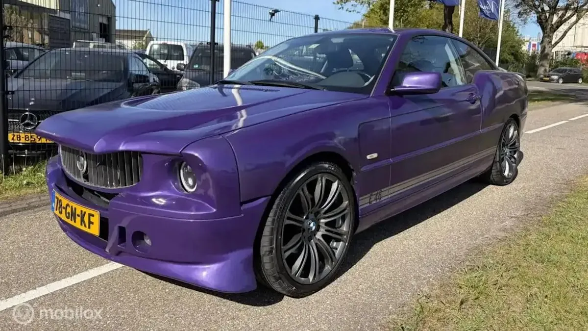 Modifikasi BMW E46 berwajah Ford Mustang warna ungu dijual di Belanda