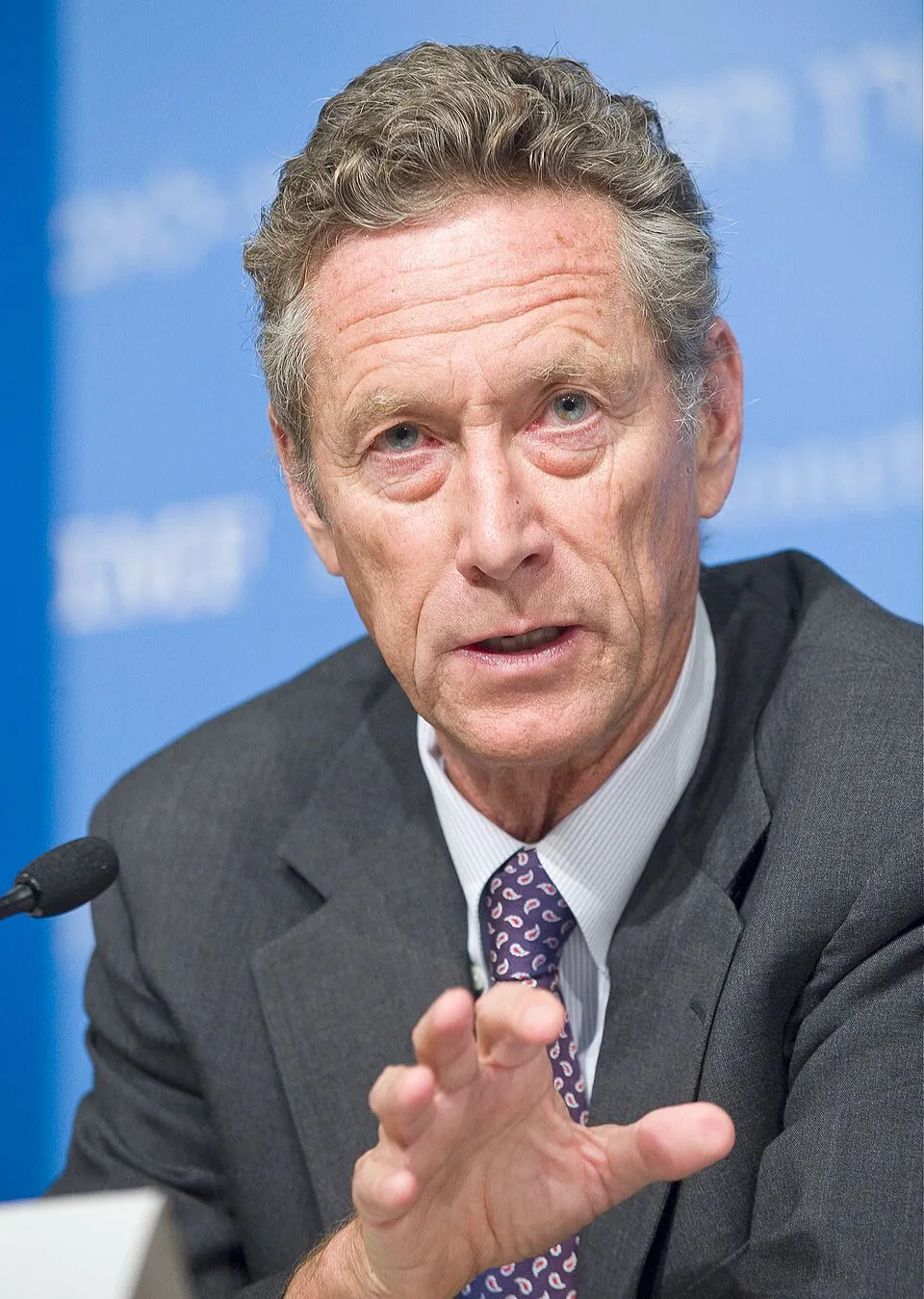 Olivier Blanchard, ekonom terkemuka dunia dan mantan Kepala Ekonom IMF, memberikan kontribusi besar pada makroekonomi modern