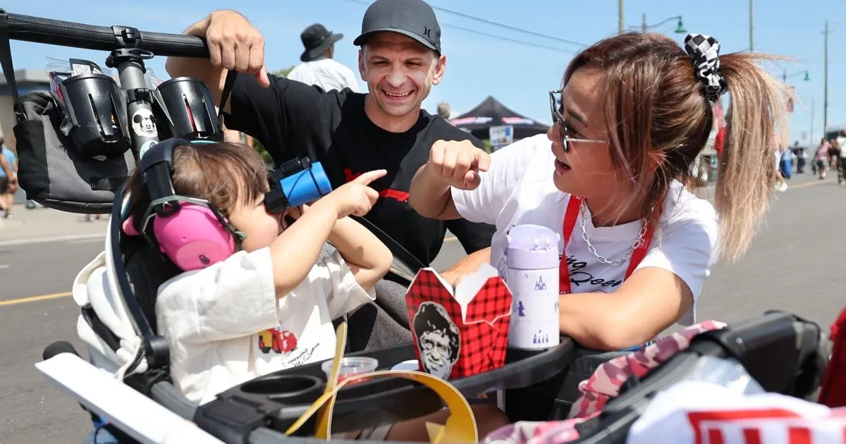Ribuan penonton memadati ajang balap Ontario Honda Dealers Indy di Markham