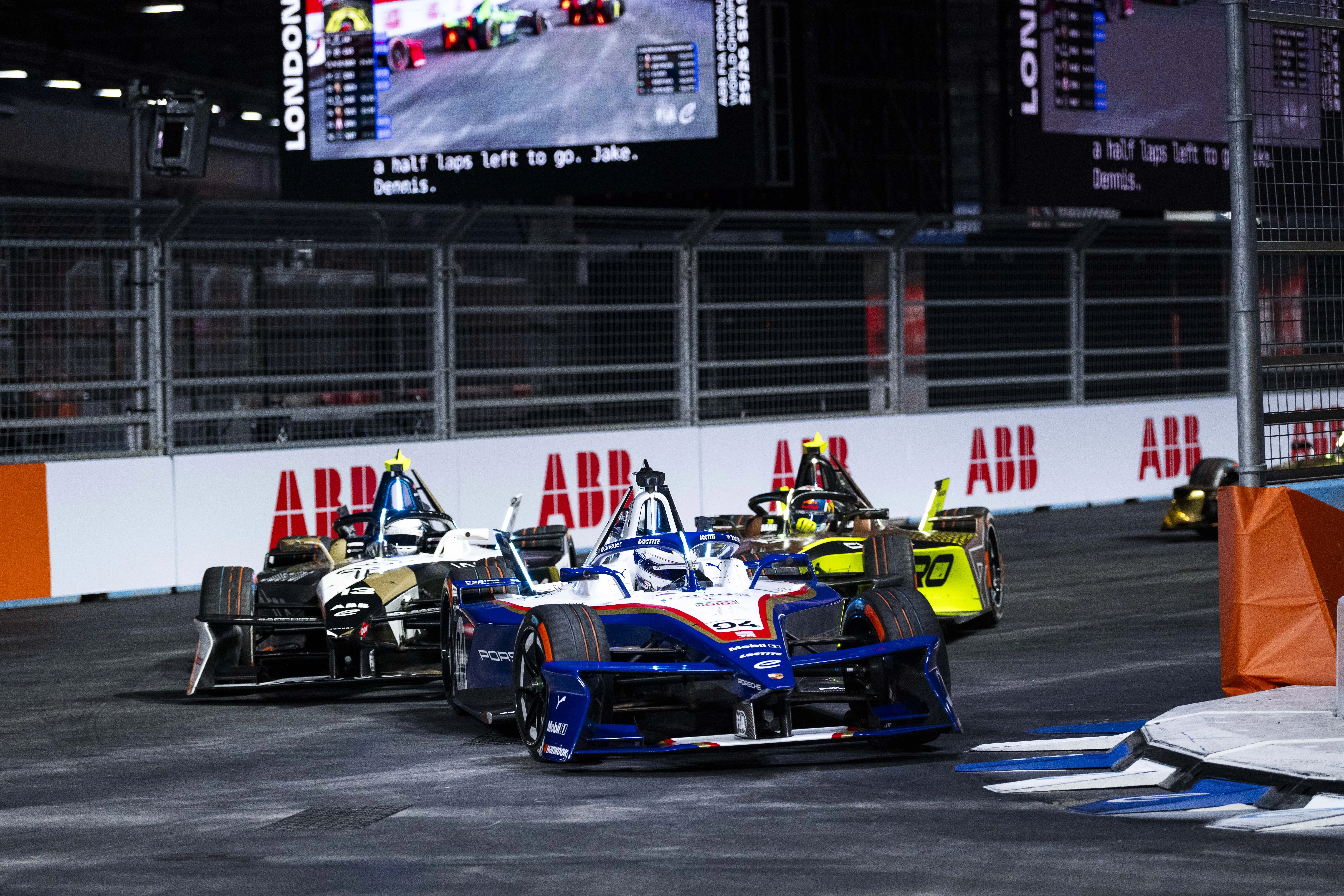 Pascal Wehrlein rayakan gelar juara dunia Formula E di London