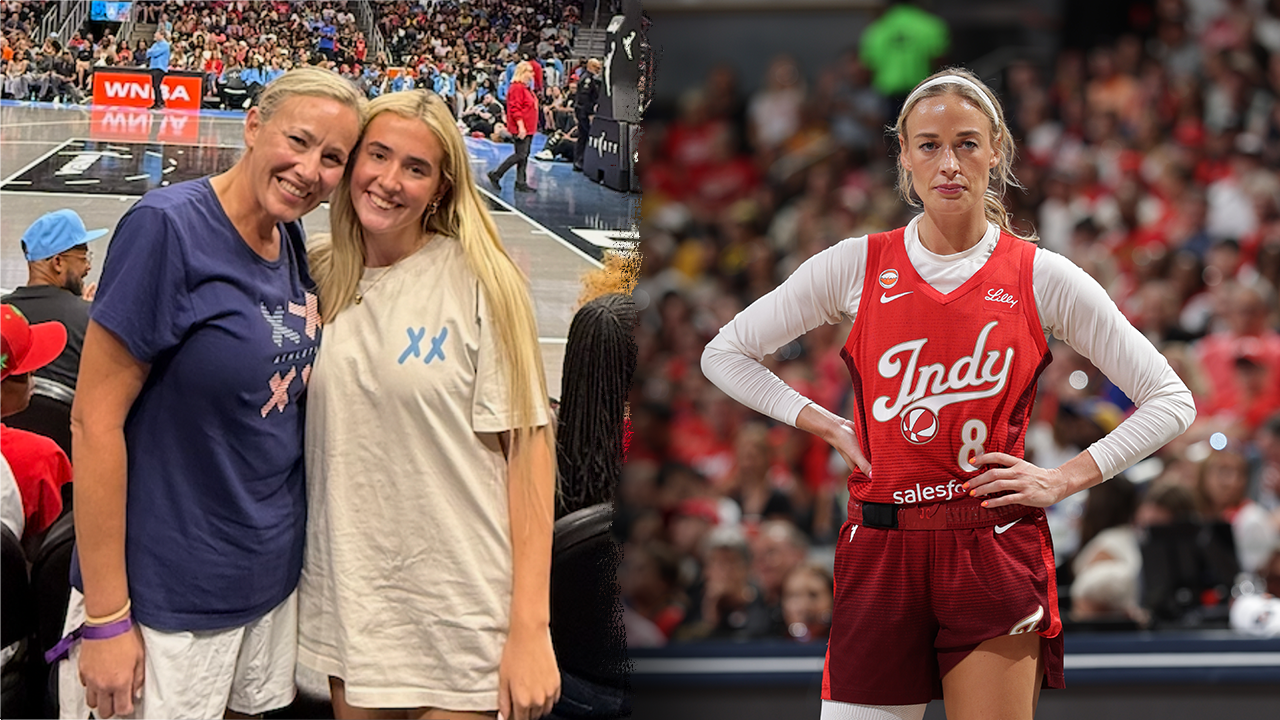 Pendukung Sophie Cunningham di WNBA diminta menutup kaos bertuliskan XX-XY