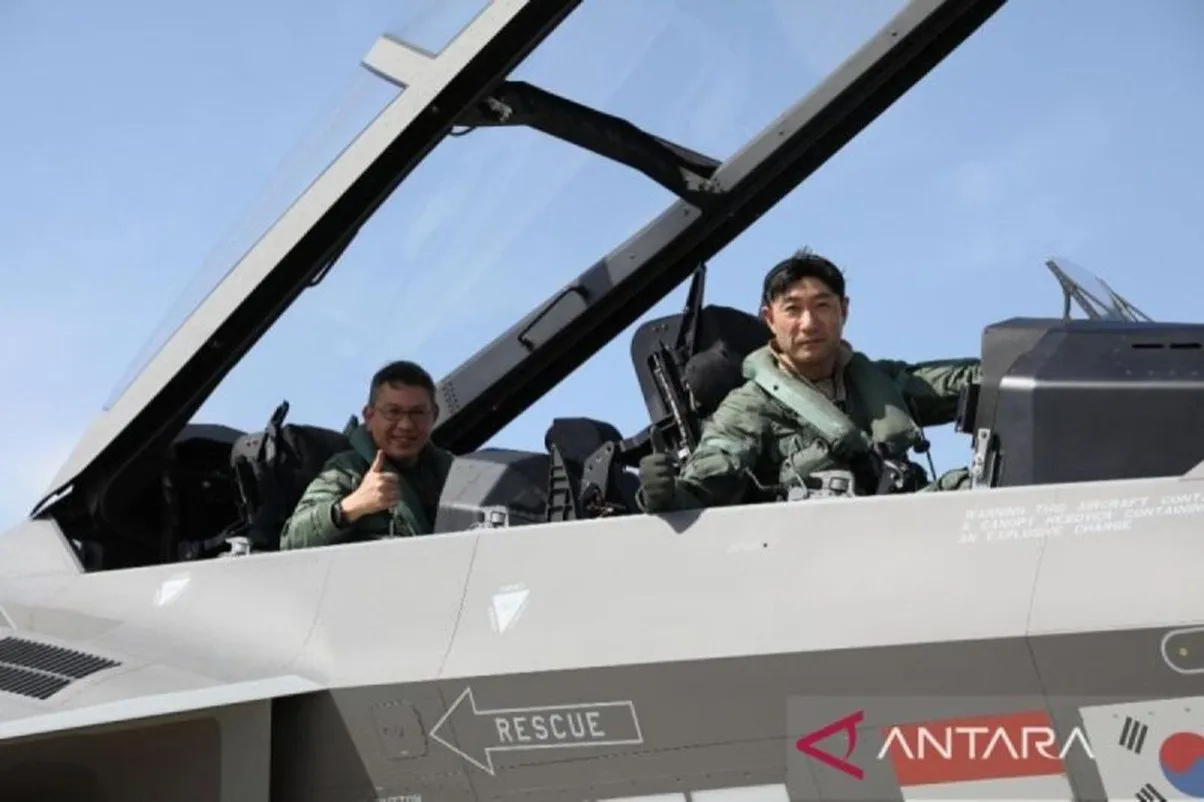Jet tempur KF-21 buatan Korea Selatan sukses merampungkan uji terbang