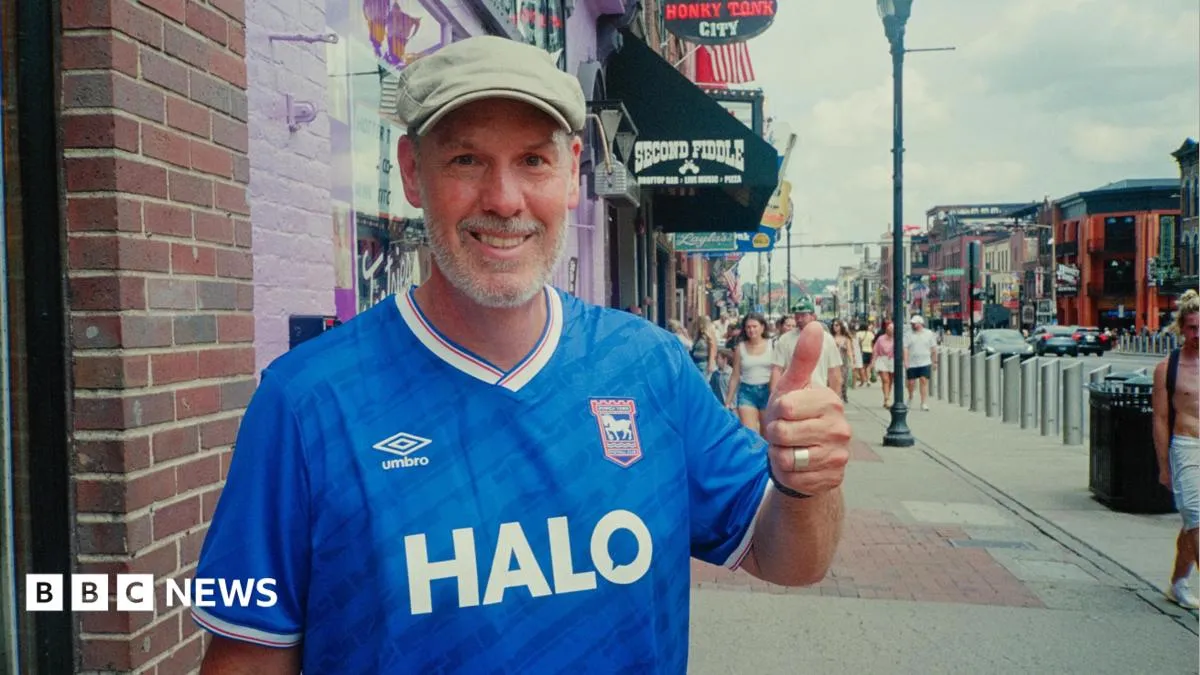 Marc Ardisson bersemangat mencari suporter Ipswich Town di Nashville