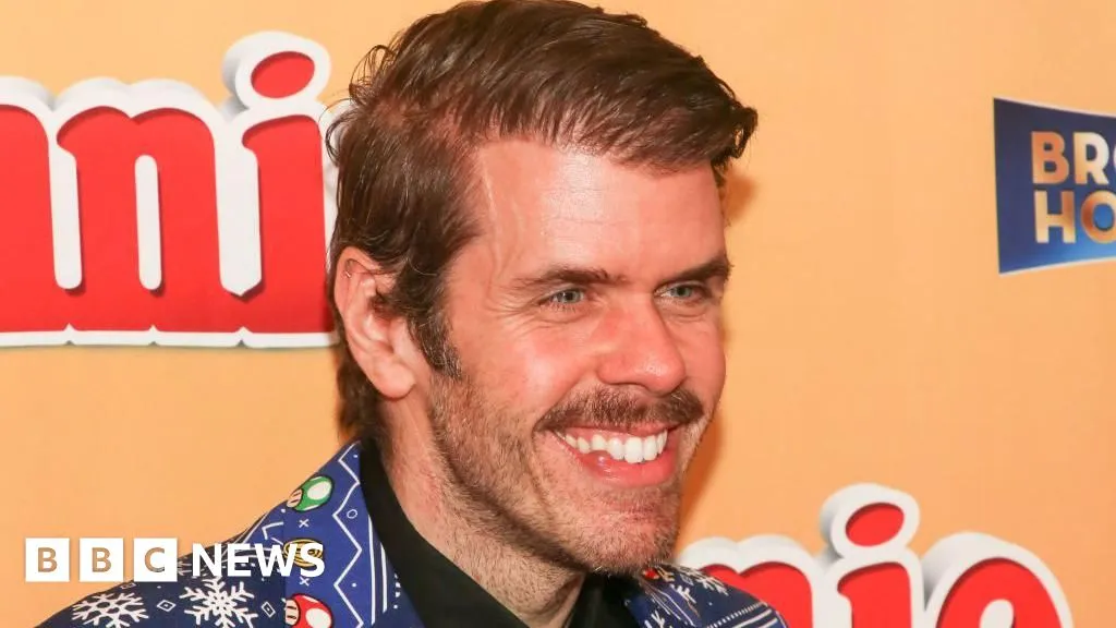 Perez Hilton jalani pemulihan di rumah sakit setelah insiden siaran langsung TikTok